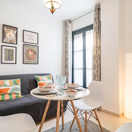 דירה Lovely In With Kitchen קרמונה