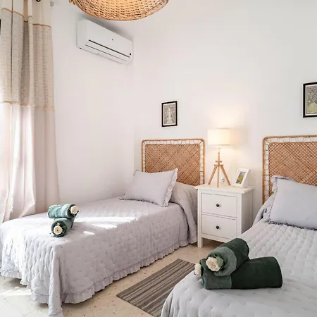 Lovely In With Kitchen דירה קרמונה