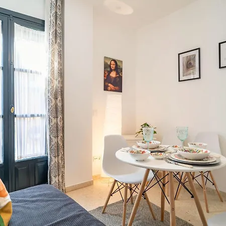 דירה Lovely In With Kitchen